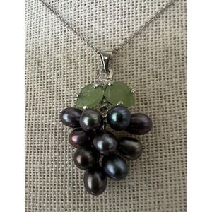 Rare. Purple FRESH WATER PEARL & GREEN JADE SILVER GRAPE PENDANT Necklace